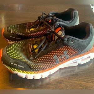 Under Armour Mens running shoes